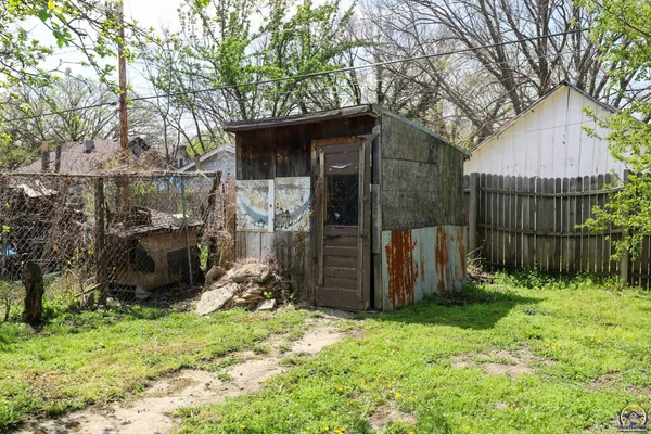 $120,000 | 111 South Merchant Street, Emporia, KS 66801