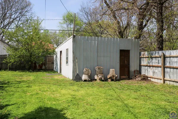 $120,000 | 111 South Merchant Street, Emporia, KS 66801