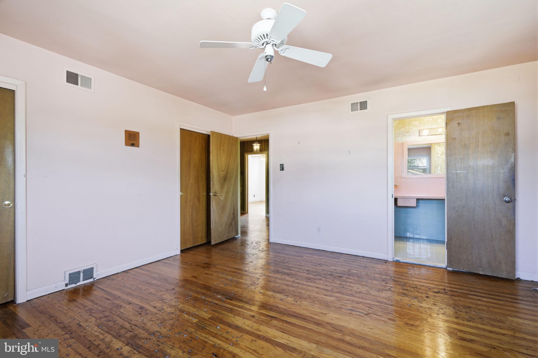 9219 Burbank Road Philadelphia, PA 19115 - Photo 18 of 29