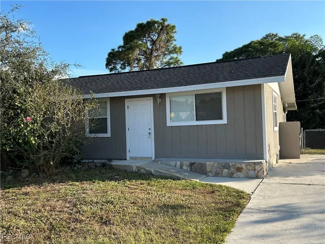 $1,700 | 8422 Robin Road, Fort Myers, FL 33967