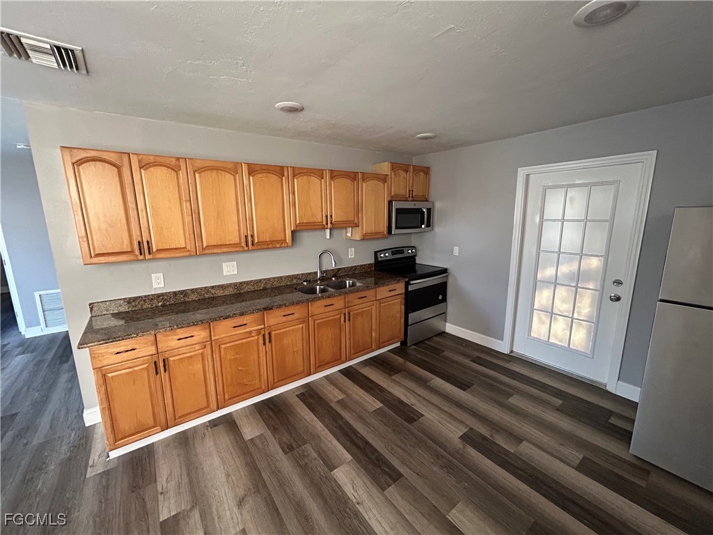 8422 Robin Road Fort Myers, FL 33967 - Photo 5 of 17