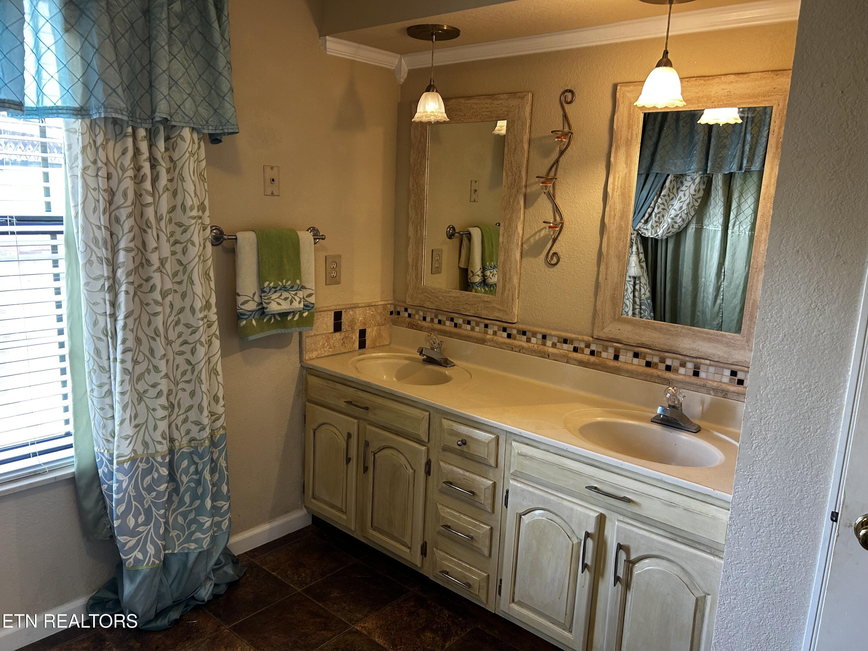 829 Oak Grove Road Madisonville, TN 37354 - Photo 6 of 22 IMG_8837