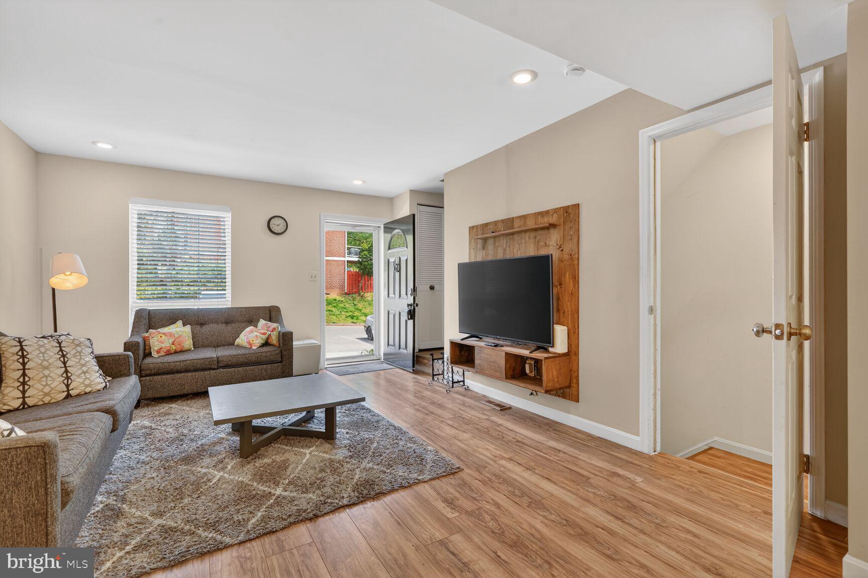 9030 Pickwick Village Terrace Silver Spring, MD 20901 - Photo 4 of 25