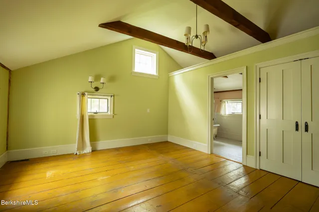 a view of livingroom with painted walls
