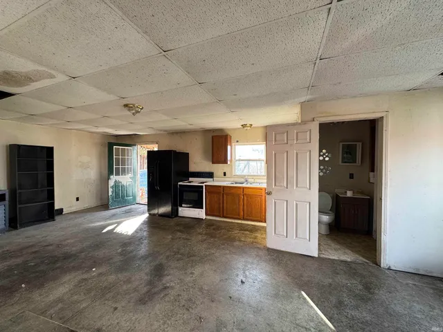 $60,000 | 2319 1/2 T Street, Bedford, IN 47421