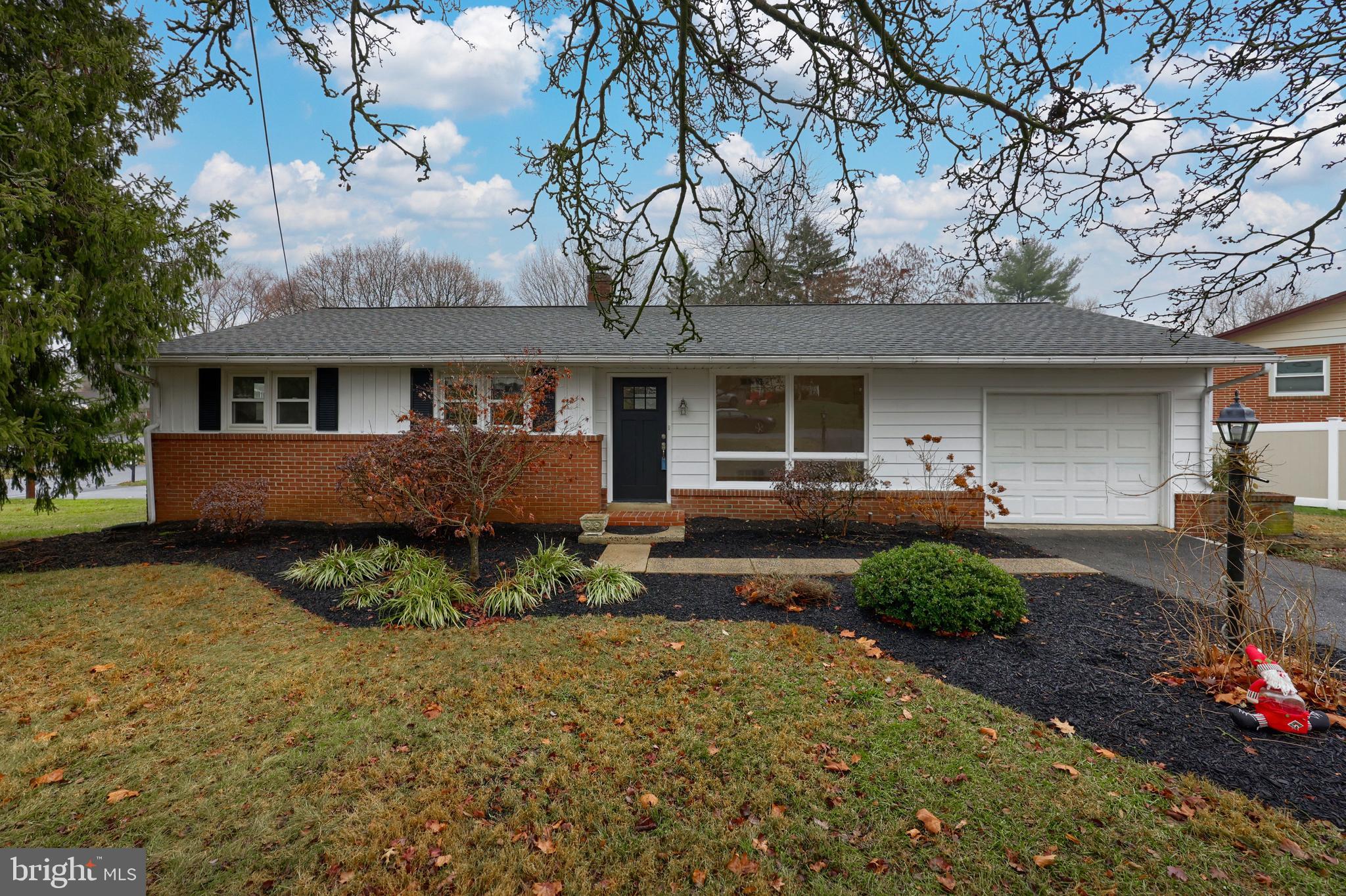 1696 Valley Forge Road Lancaster, PA 17603 - Photo 1 of 26 Front of house