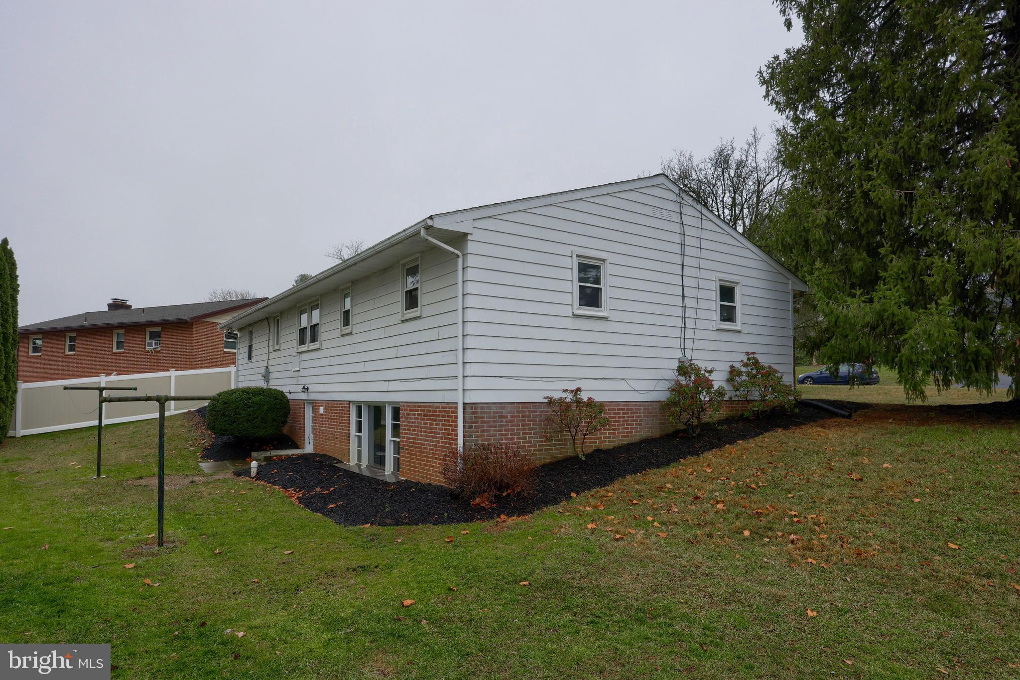 1696 Valley Forge Road Lancaster, PA 17603 - Photo 5 of 26 View of back from the side yard