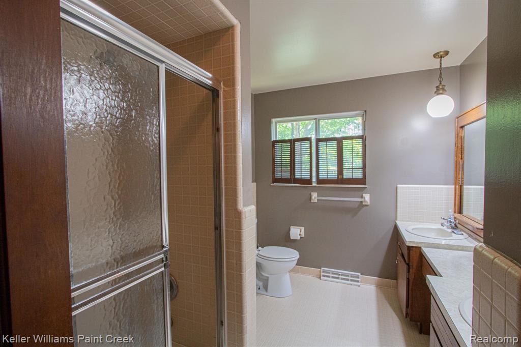 2232 South State Road Davison, MI 48423 - Photo 21 of 47