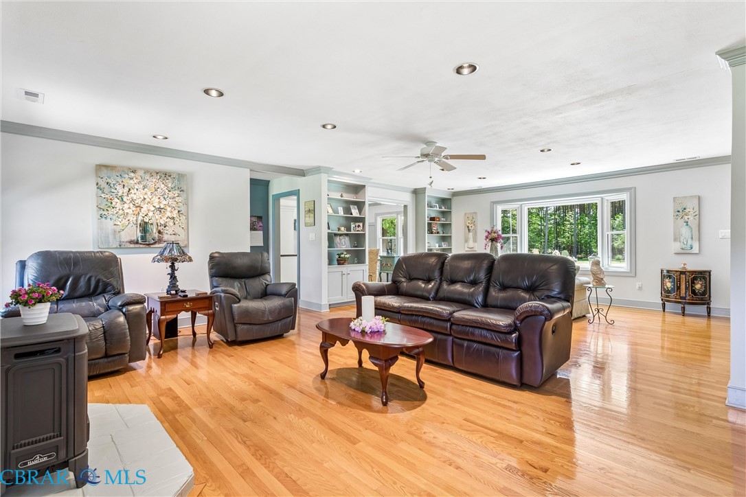 5585 Ware Neck Road Gloucester, VA 23061 - Photo 10 of 46