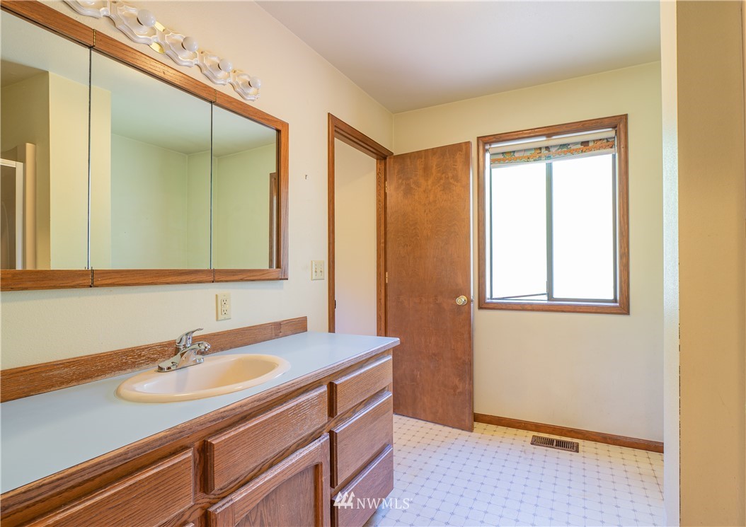 369 West Pole Road Lynden, WA 98264 - Photo 14 of 33