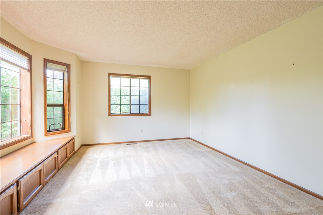 369 West Pole Road Lynden, WA 98264 - Photo 4 of 33