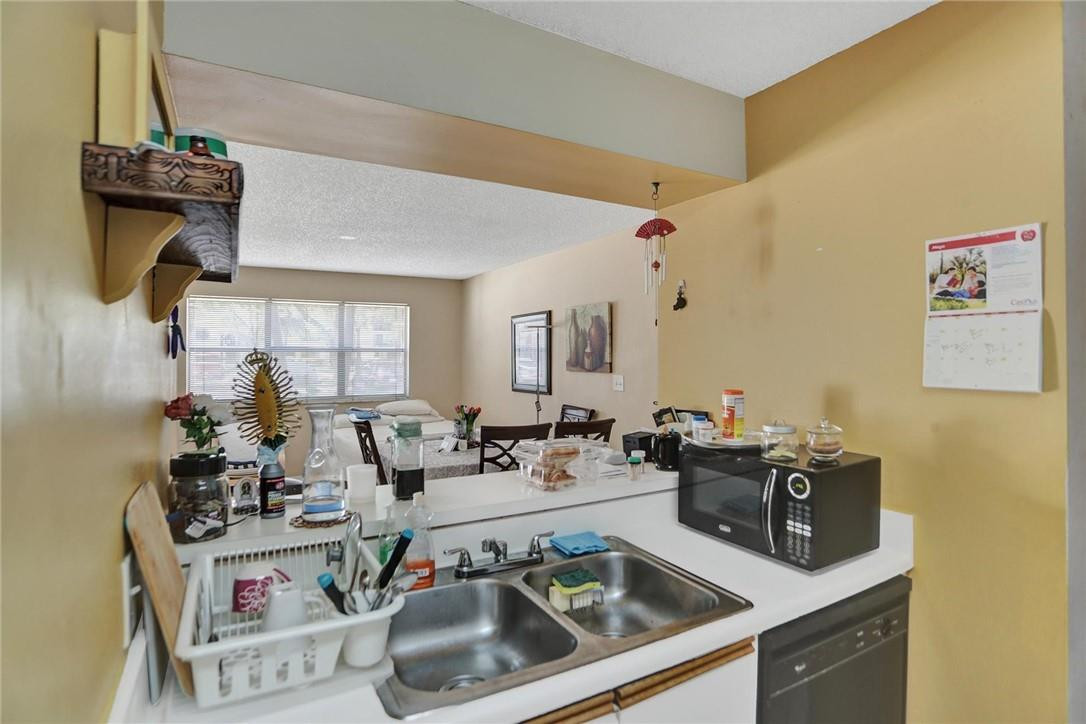 620 South Park Road, Unit 182 Hollywood, FL 33021 - Photo 7 of 46 Photo 7