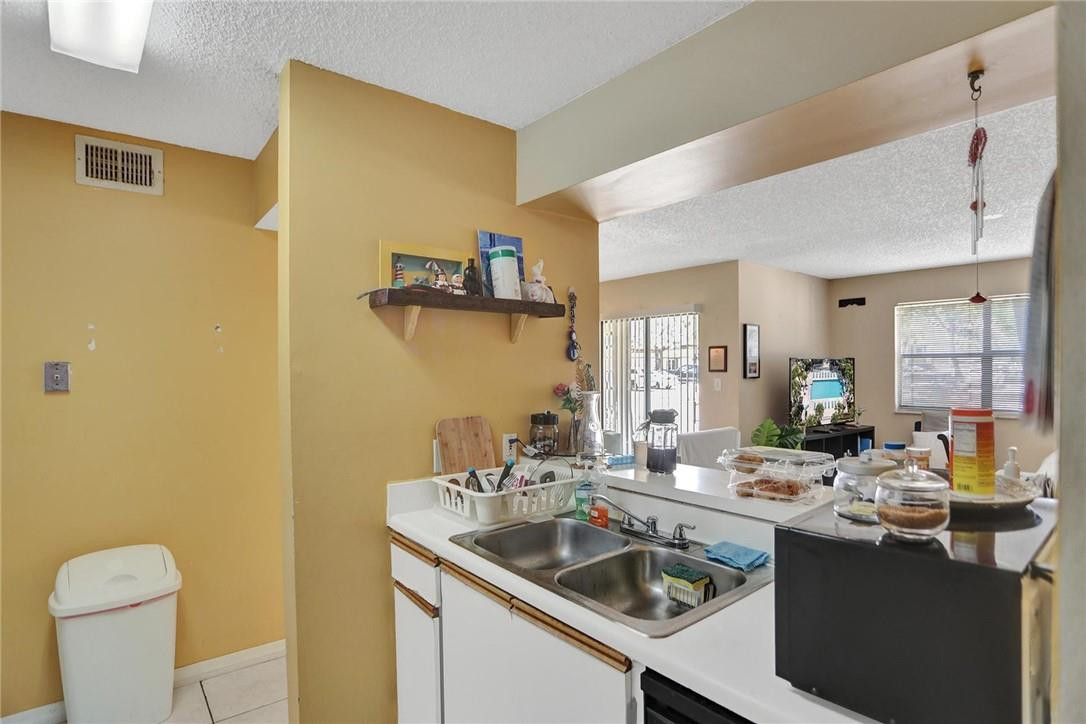 620 South Park Road, Unit 182 Hollywood, FL 33021 - Photo 8 of 46 Photo 8
