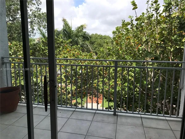 $379,000 | 750 Northeast 64th Street, Unit B511, Miami, FL 33138