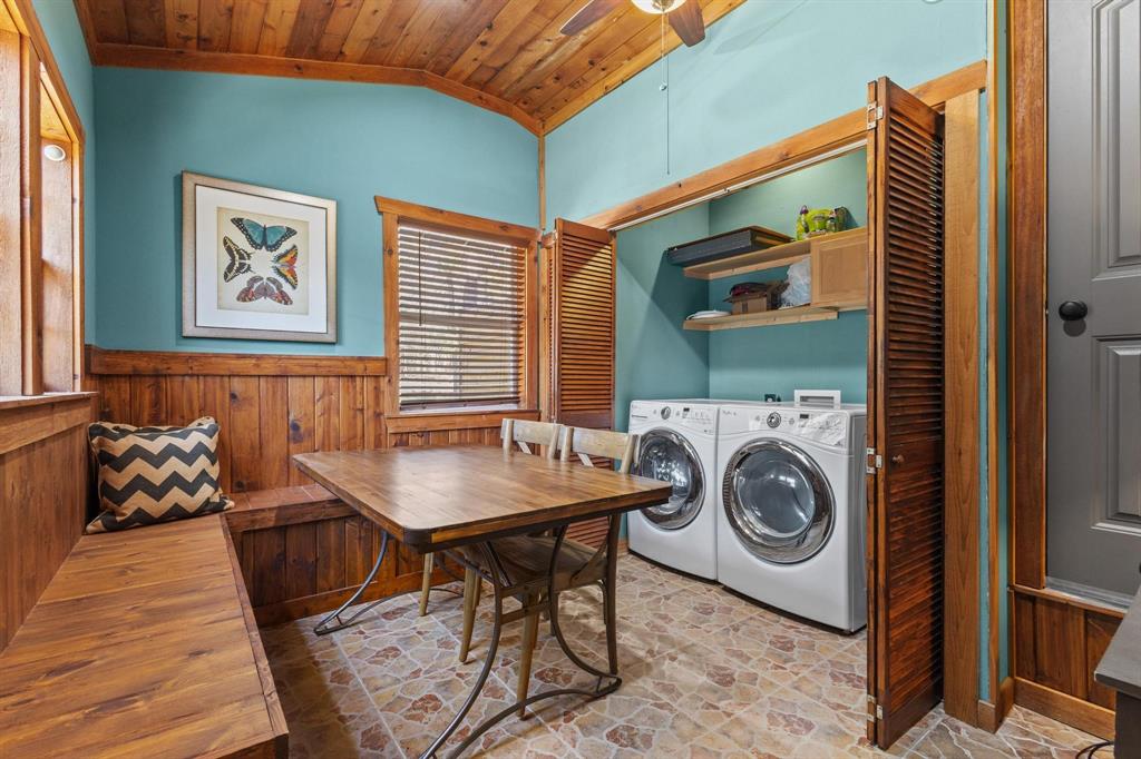 236 Homesite Road Pottsboro, TX 75076 - Photo 29 of 40 a dining room with furniture and window