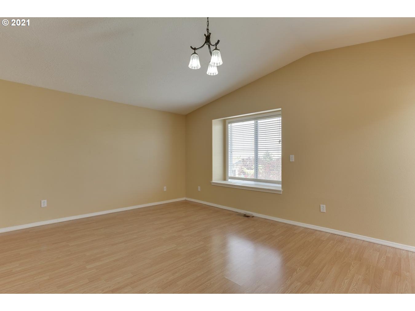21308 Northeast San Rafael Street Fairview, OR 97024 - Photo 14 of 32 Gallery Image 14