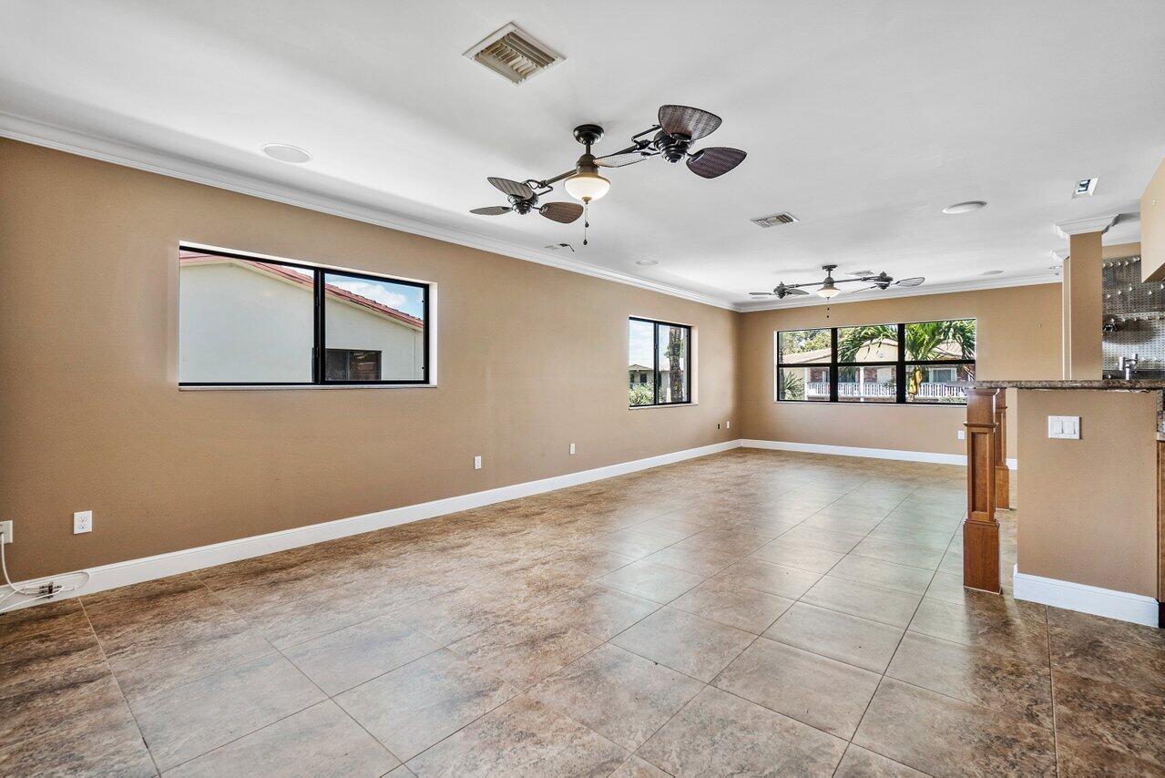 200 Southwest 7th Street, Unit 4 Boca Raton, FL 33432 - Photo 8 of 20 008-200Southwest7thStreet-BocaRaton-FL-3