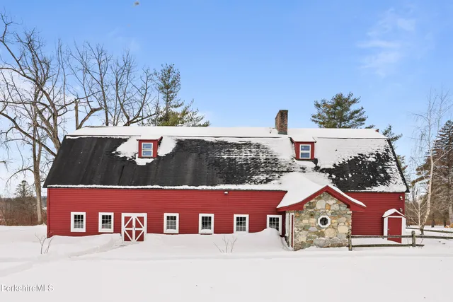 $278,800 | 2 Wallace Road, Unit DHB, Stockbridge, MA 01262