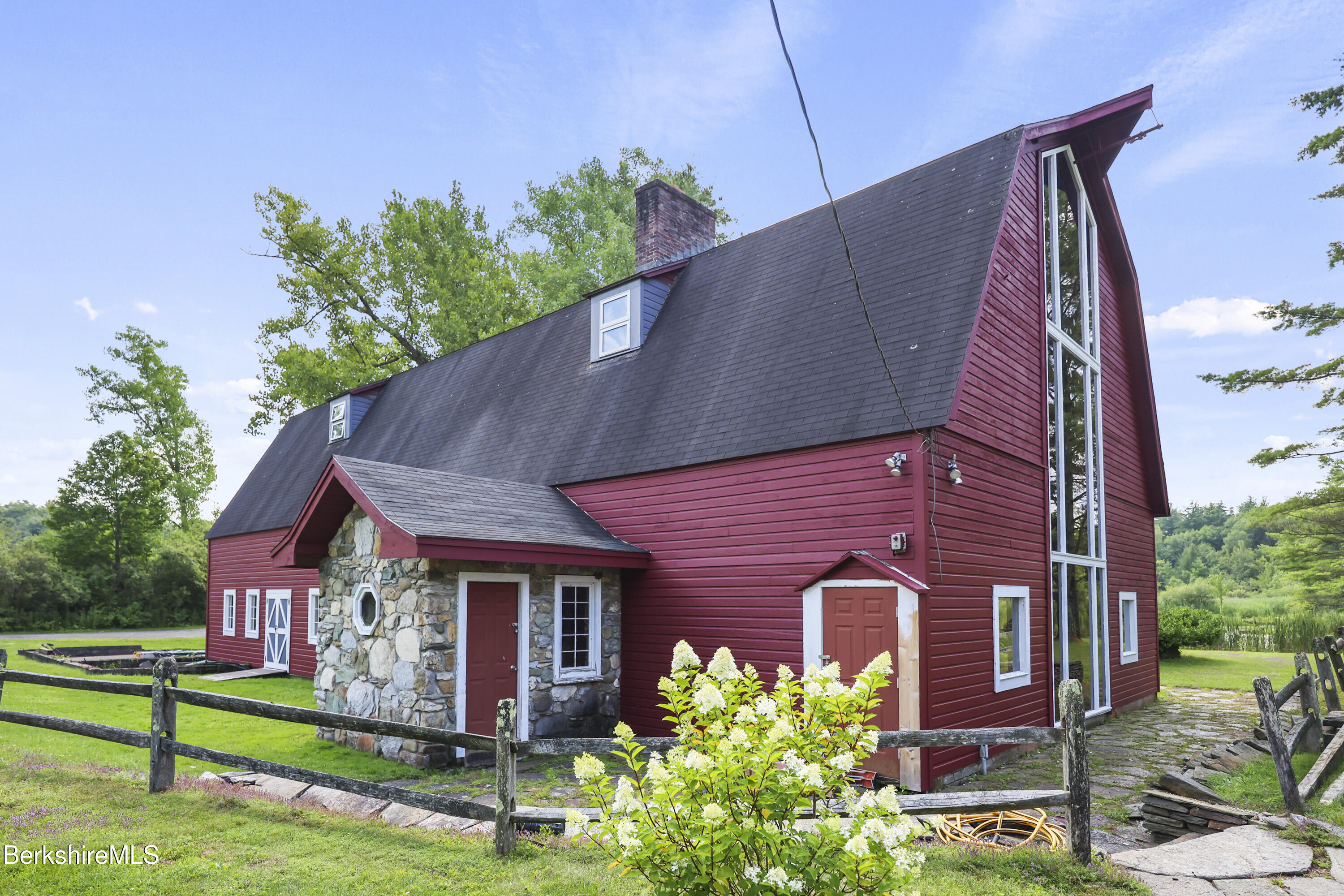 2 Wallace Road, Unit DHB Stockbridge, MA 01262 - Photo 23 of 34 barn