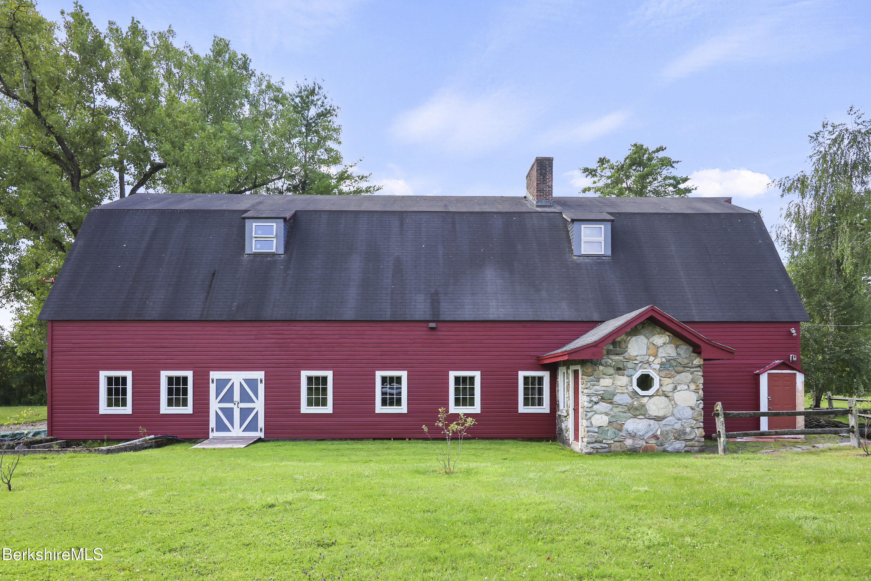 2 Wallace Road, Unit DHB Stockbridge, MA 01262 - Photo 23 of 36 barn