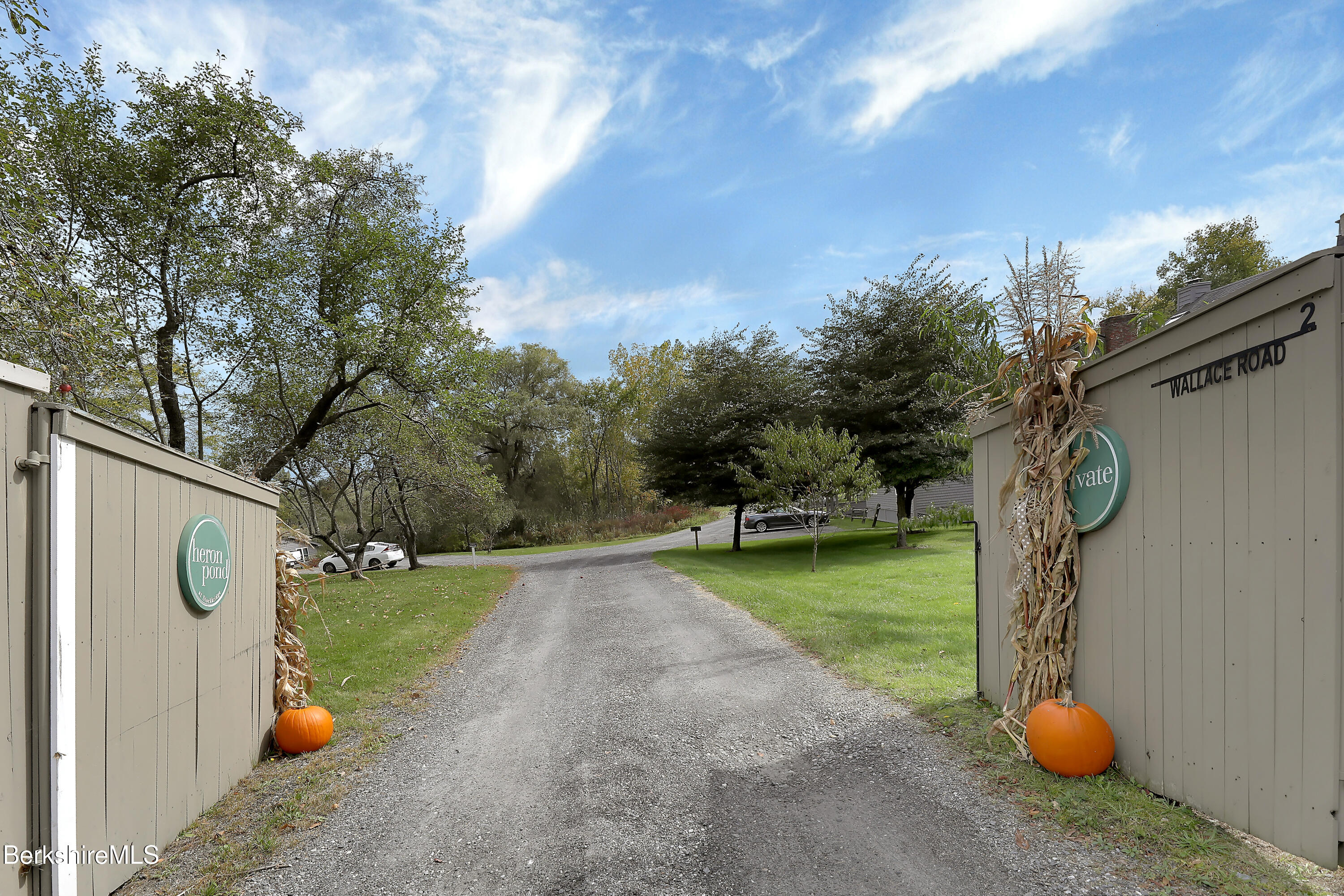 2 Wallace Road, Unit DHB Stockbridge, MA 01262 - Photo 29 of 34 entrance