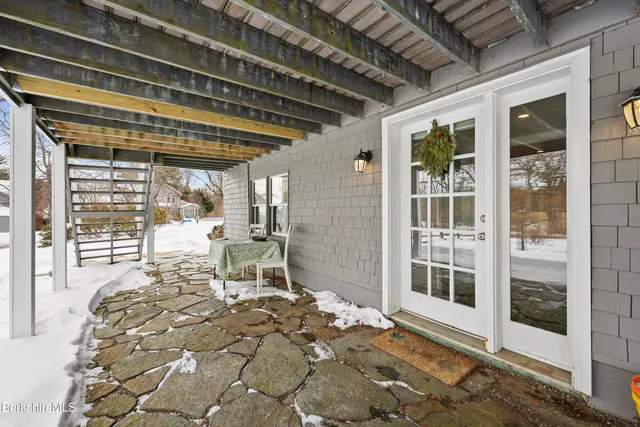 $278,800 | 2 Wallace Road, Unit DHB, Stockbridge, MA 01262