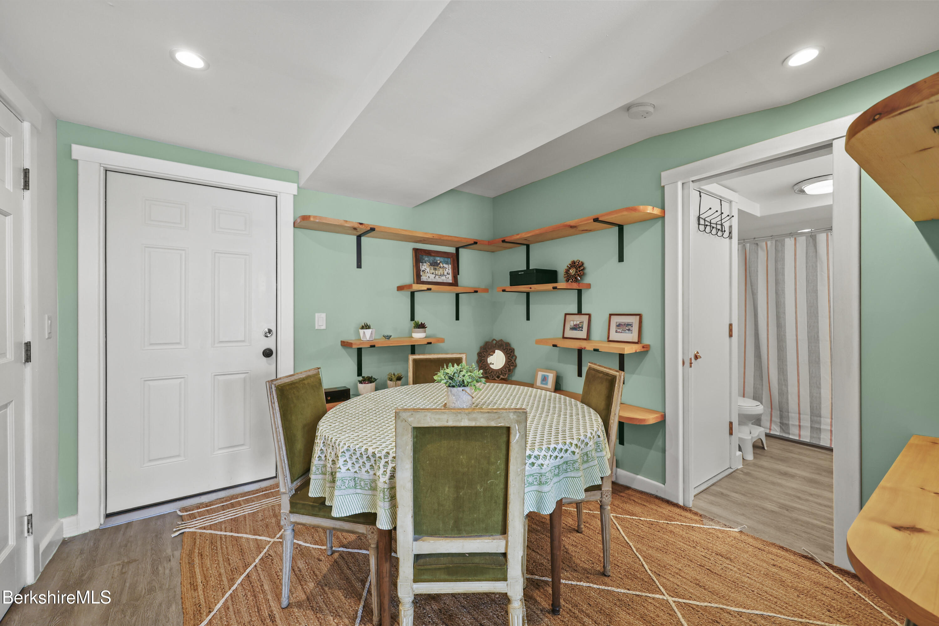 2 Wallace Road, Unit DHB Stockbridge, MA 01262 - Photo 10 of 36 dining