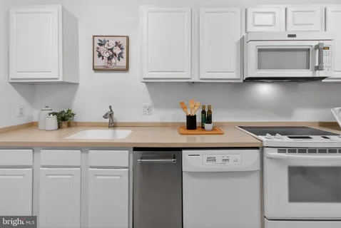 $925,000 | 3297 Sutton Place Northwest, Unit C, Washington, DC 20016