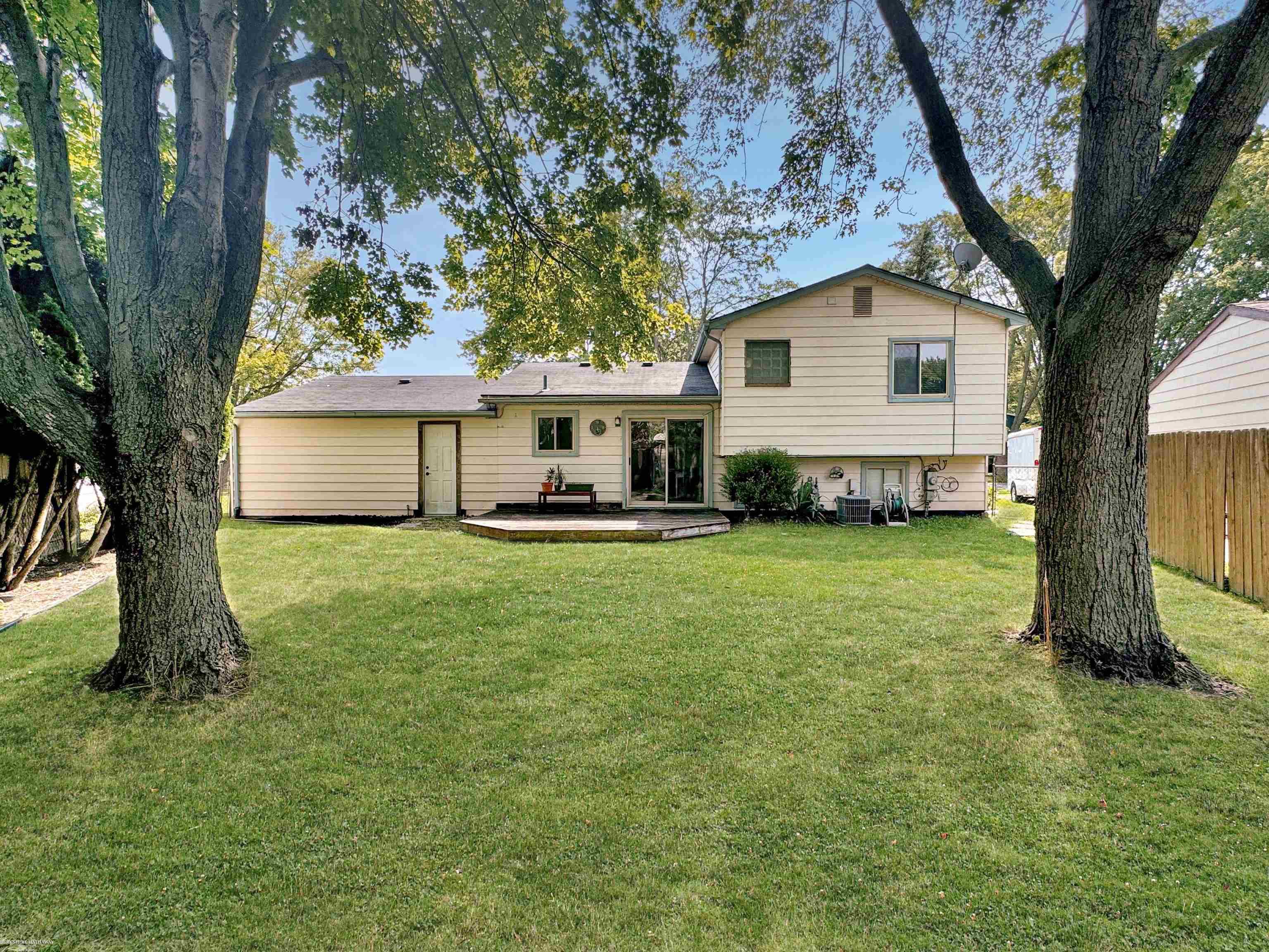 48219 Menter Street Chesterfield, MI 48047 - Photo 4 of 25