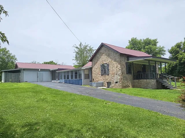 $110,000 | 273 East Lee Drive, Palmer, TN 37365
