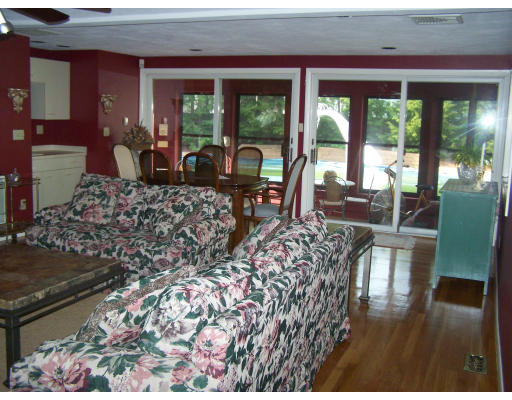 5 Oakland Road Danvers, MA 01923 - Photo 8 of 19 Gallery Image 8