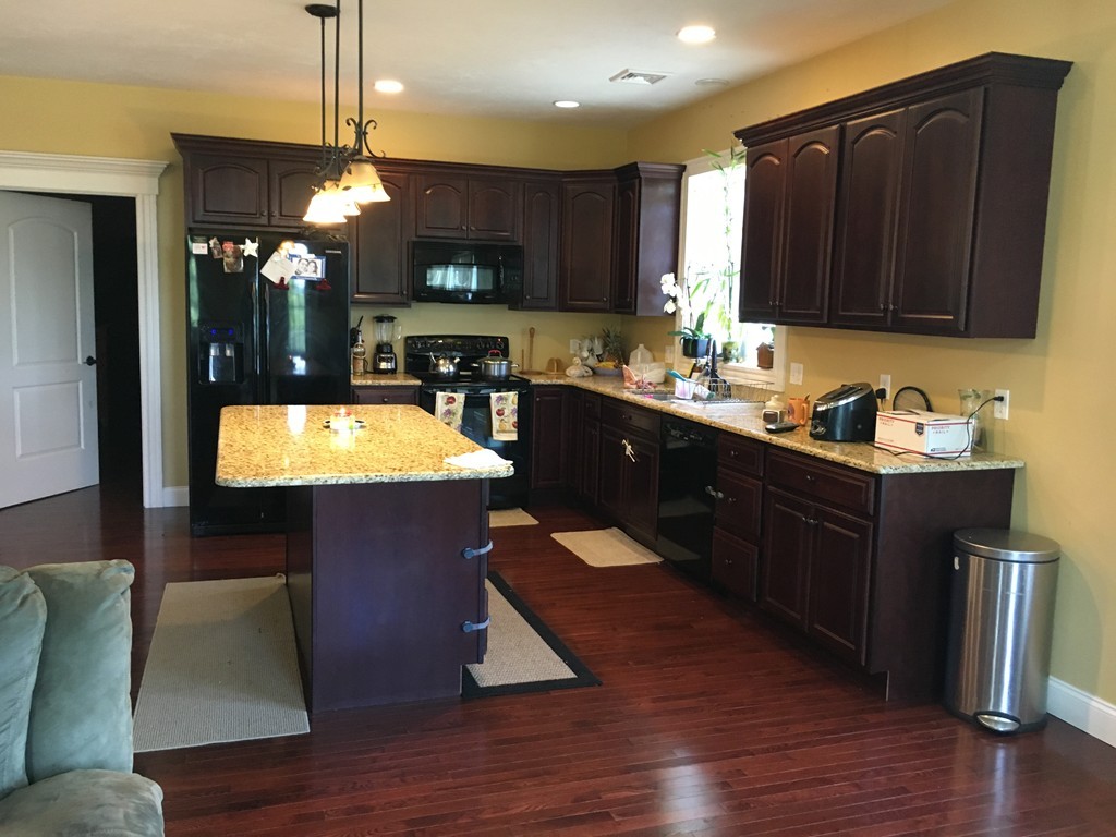 126 Howe Street East Brookfield, MA 01515 - Photo 10 of 22