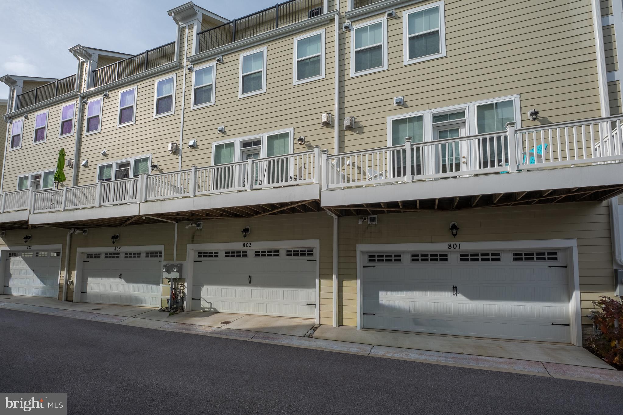 803 Francis Harris Place Annapolis, MD 21401 - Photo 13 of 52 a view of a building with a street