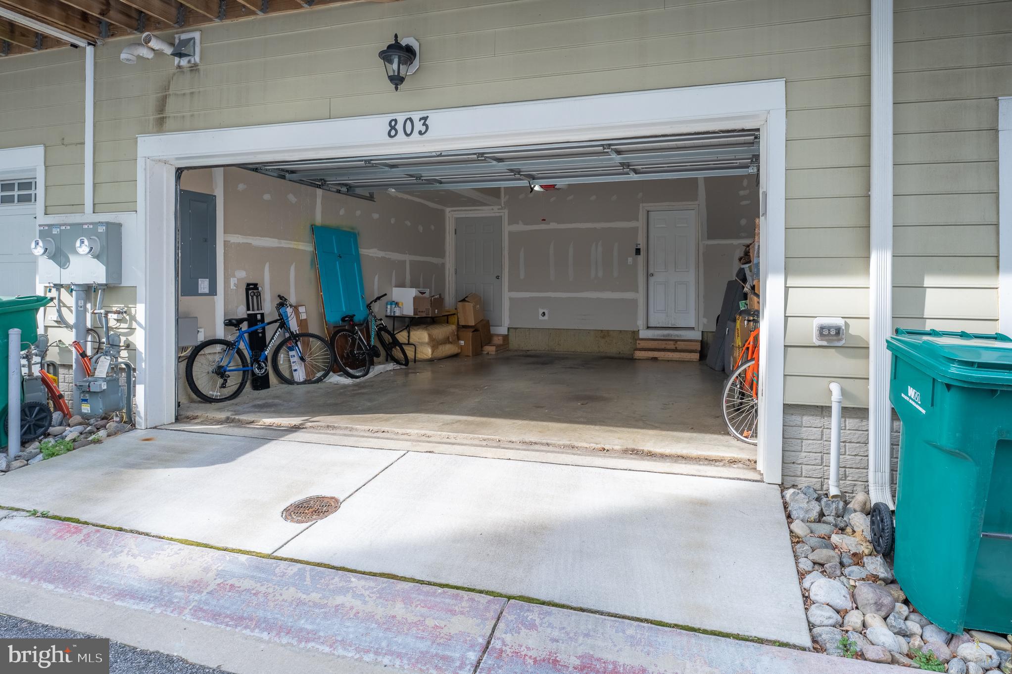 803 Francis Harris Place Annapolis, MD 21401 - Photo 15 of 52 a view of living room