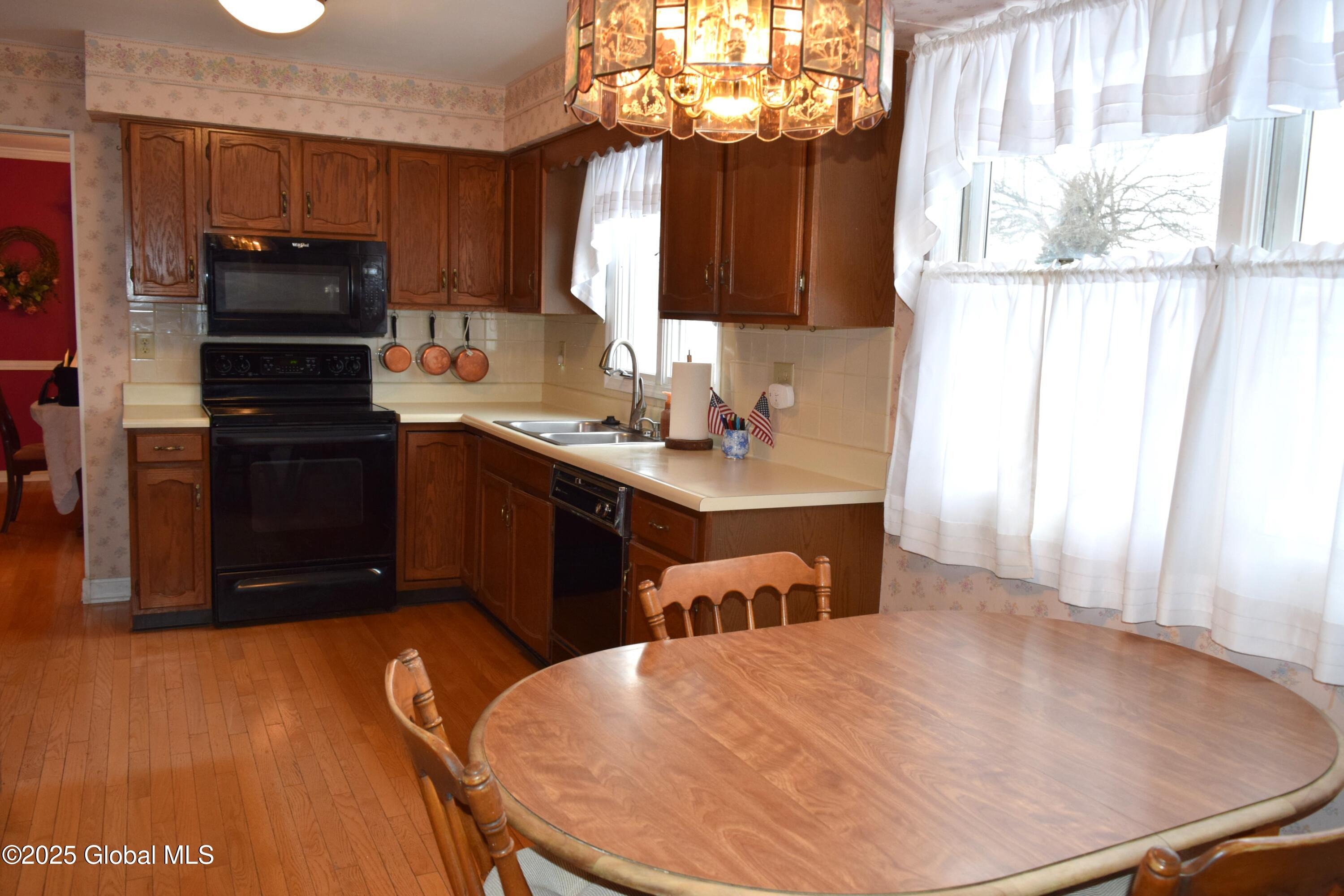 84 Miller Road Colonie, NY 12110 - Photo 4 of 24 DSC_0543