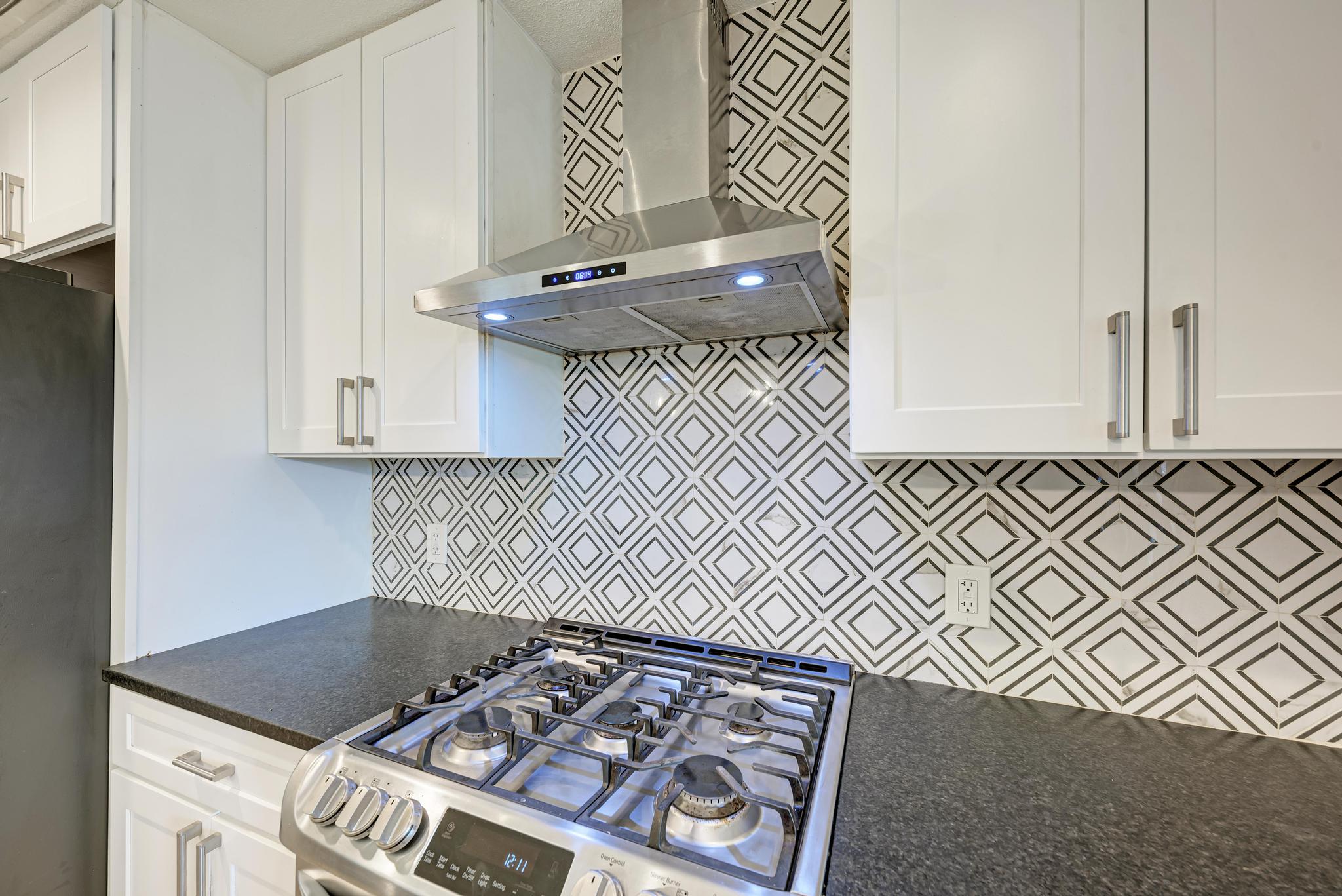 6700 Kings Point Austin, TX 78723 - Photo 14 of 40