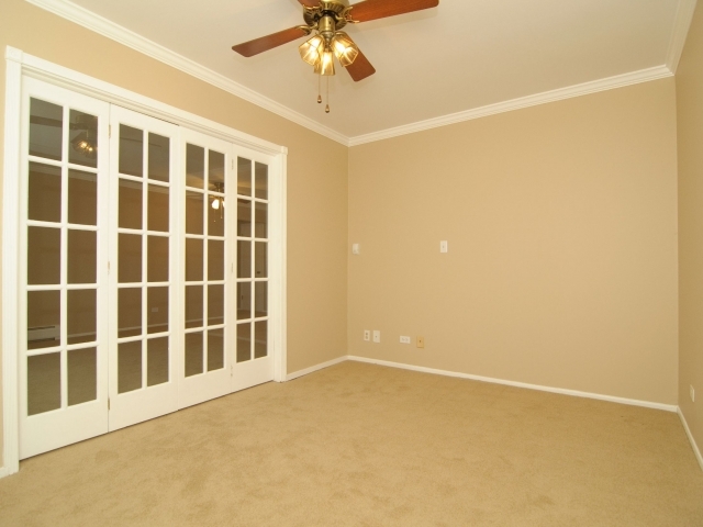 2415 South Goebbert Road, Unit 201 Arlington Heights, IL 60005 - Photo 8 of 19