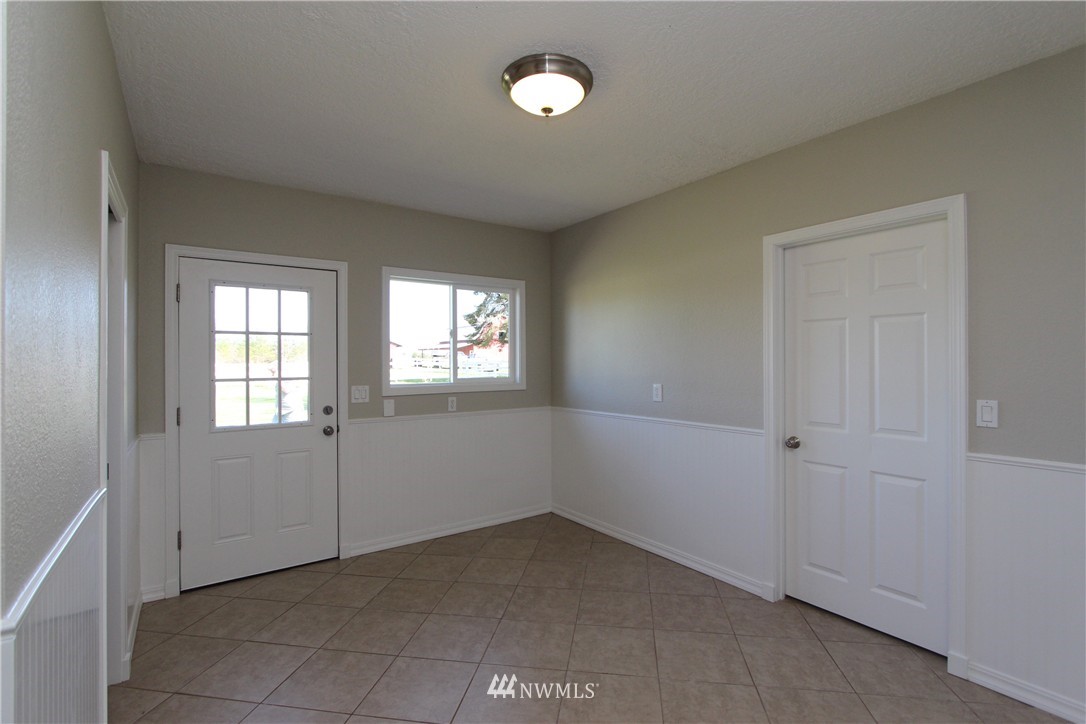 987 South Military Road Winlock, WA 98596 - Photo 13 of 25