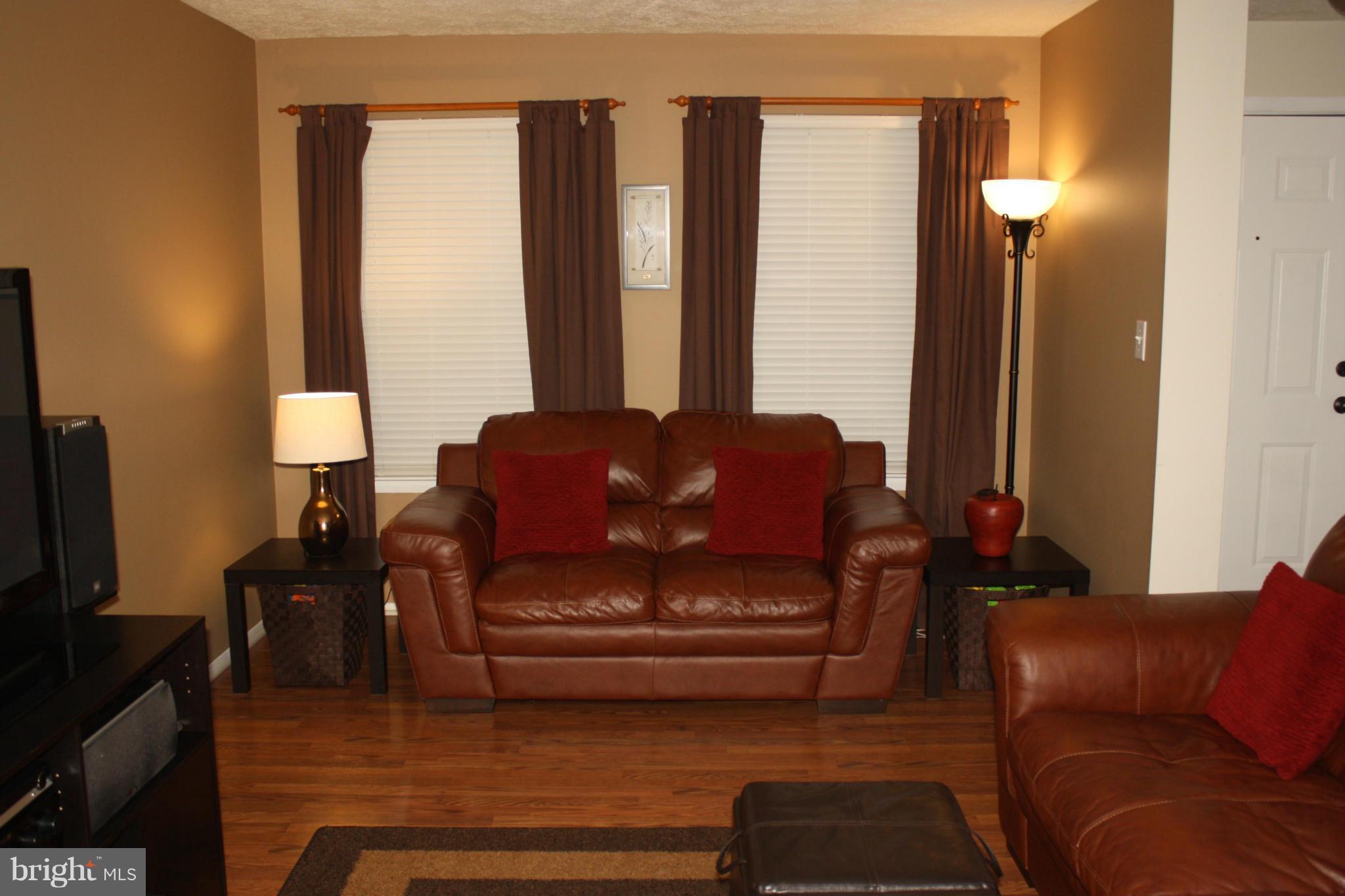 48 Perryfalls Place Baltimore, MD 21236 - Photo 6 of 30 Living Room