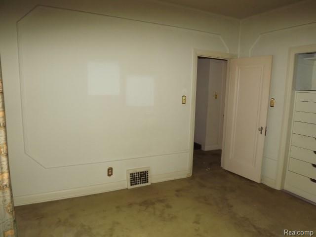 653 Lincoln Road Grosse Pointe, MI 48230 - Photo 5 of 10 DSCF3260.jpg