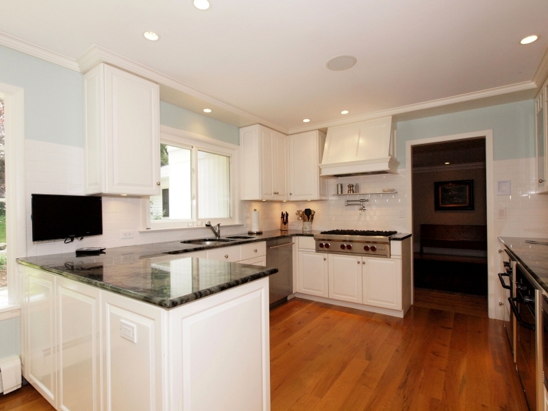223 Hickok Road New Canaan, CT 06840 - Photo 10 of 18 10 Kitchen