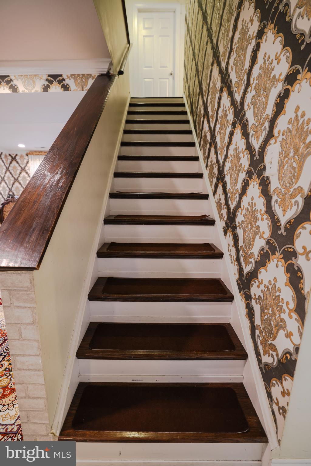 103 Garrison Court Langhorne, PA 19047 - Photo 24 of 46 a view of entryway