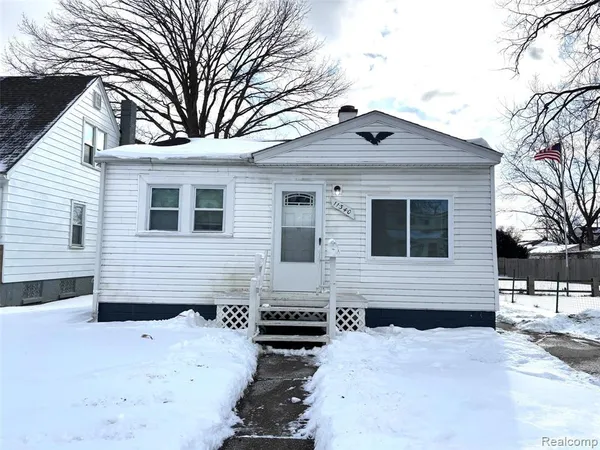$1,100 | 11340 Fisher Avenue, Warren, MI 48089