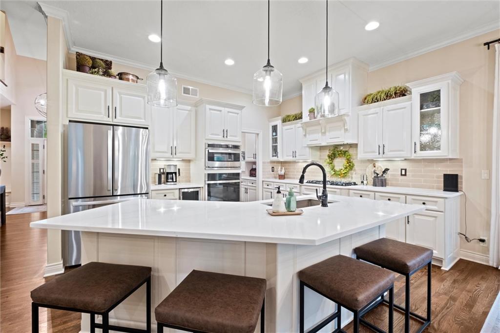 16336 Nieman Road Overland Park, KS 66221 - Photo 11 of 55