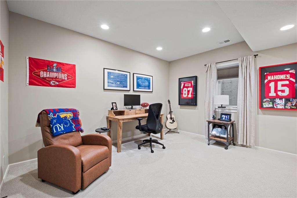 16336 Nieman Road Overland Park, KS 66221 - Photo 35 of 55