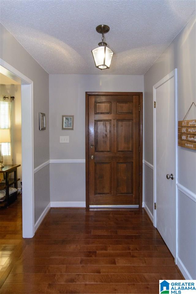 5721 Dorchester Way Birmingham, AL 35210 - Photo 3 of 31