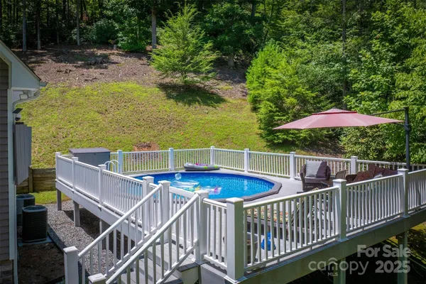 a view of deck and patio