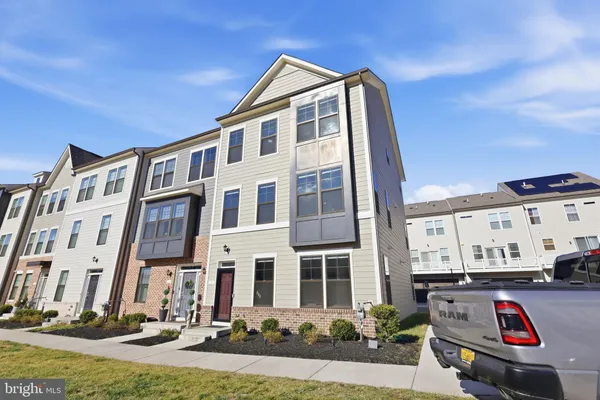 $575,000 | 121 Kinross Lane, Fredericksburg, VA 22401