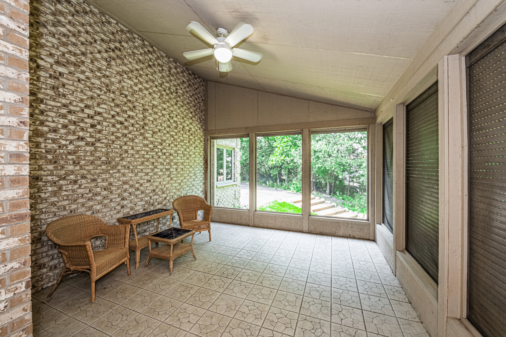 1071 Bonner Road Wauconda, IL 60084 - Photo 24 of 61 a living room with furniture and a window