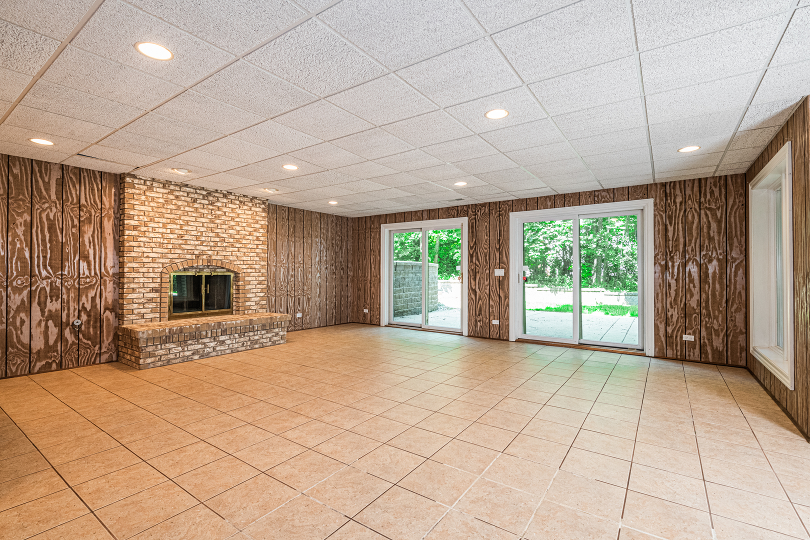 1071 Bonner Road Wauconda, IL 60084 - Photo 44 of 61 a view of empty room with wooden floor and fan